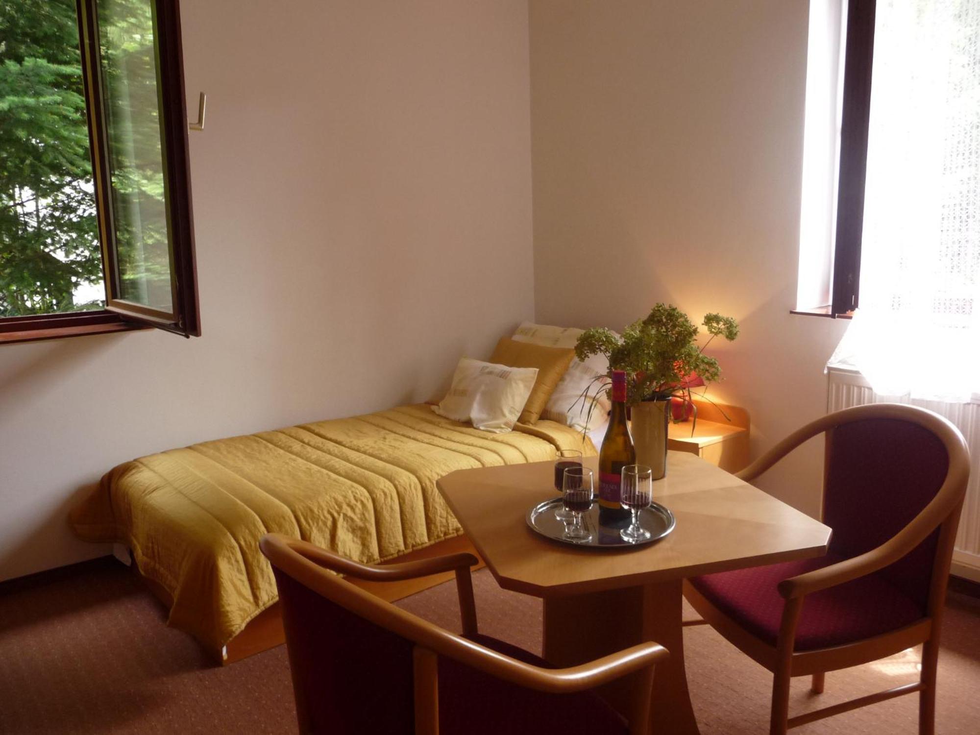 Balaton Art Guesthouse Balatonszárszó 외부 사진