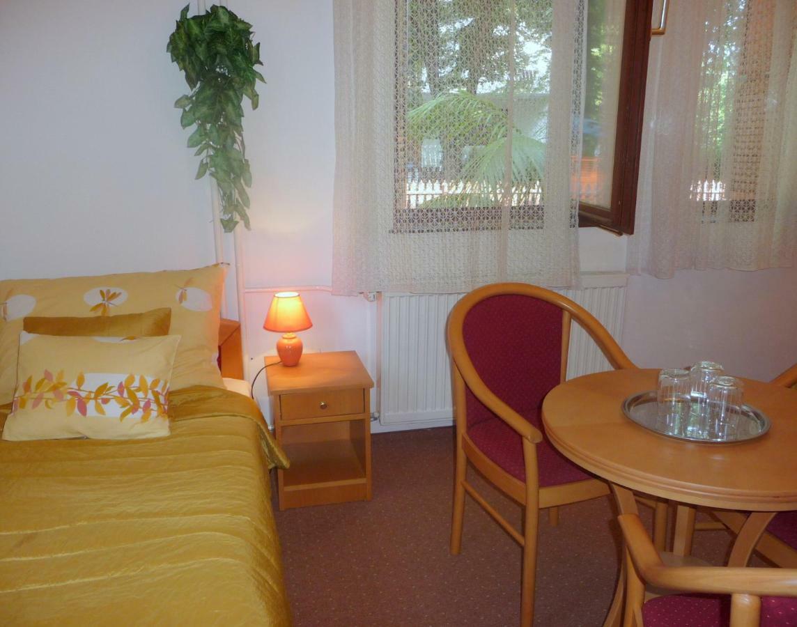 Balaton Art Guesthouse Balatonszárszó 외부 사진