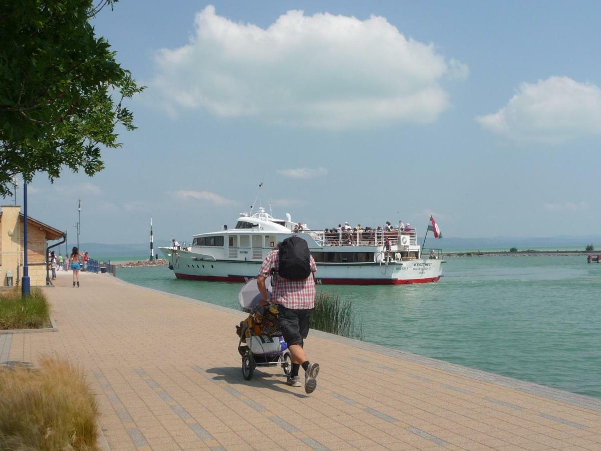 Balaton Art Guesthouse Balatonszárszó 외부 사진