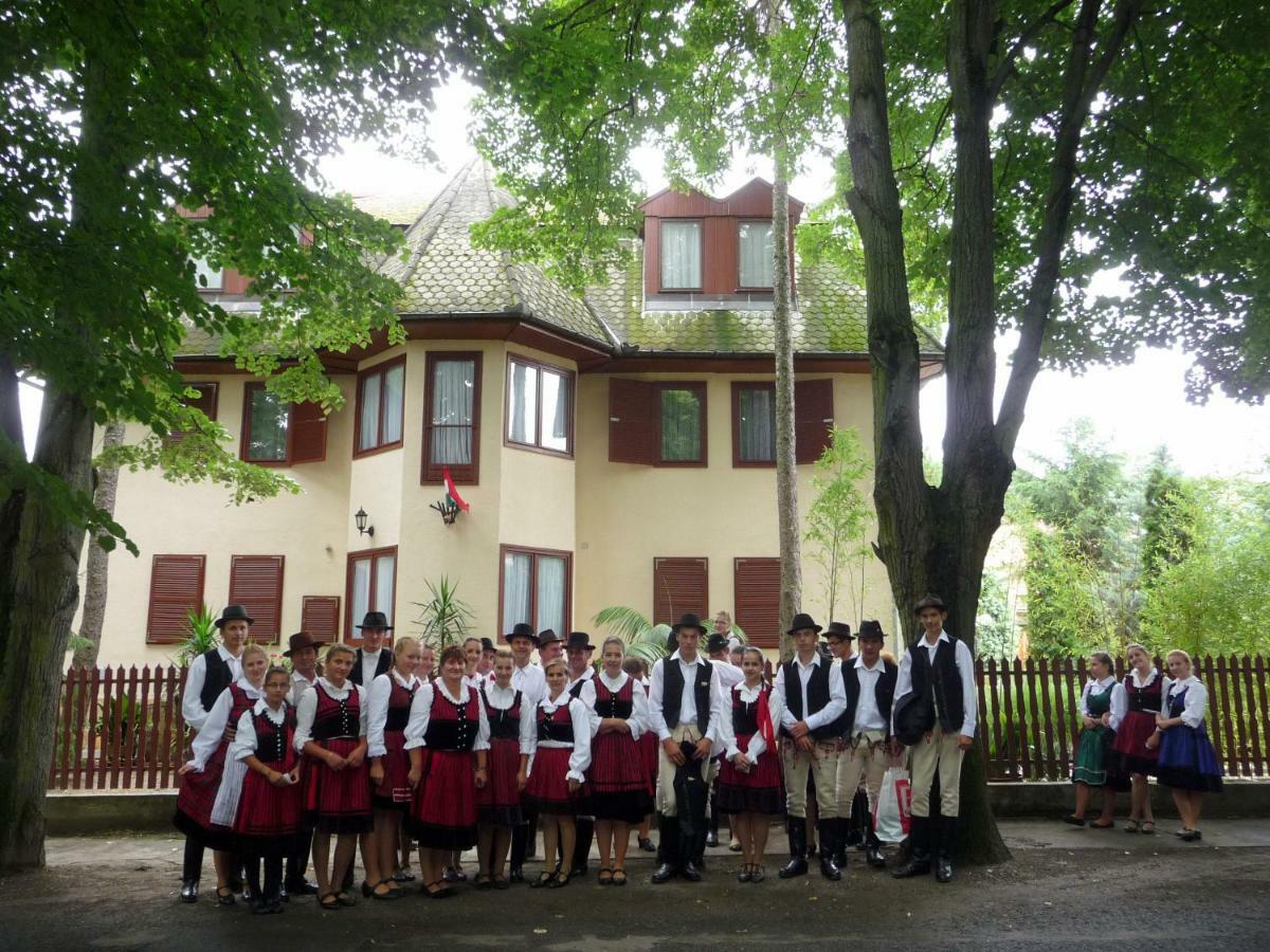 Balaton Art Guesthouse Balatonszárszó 외부 사진