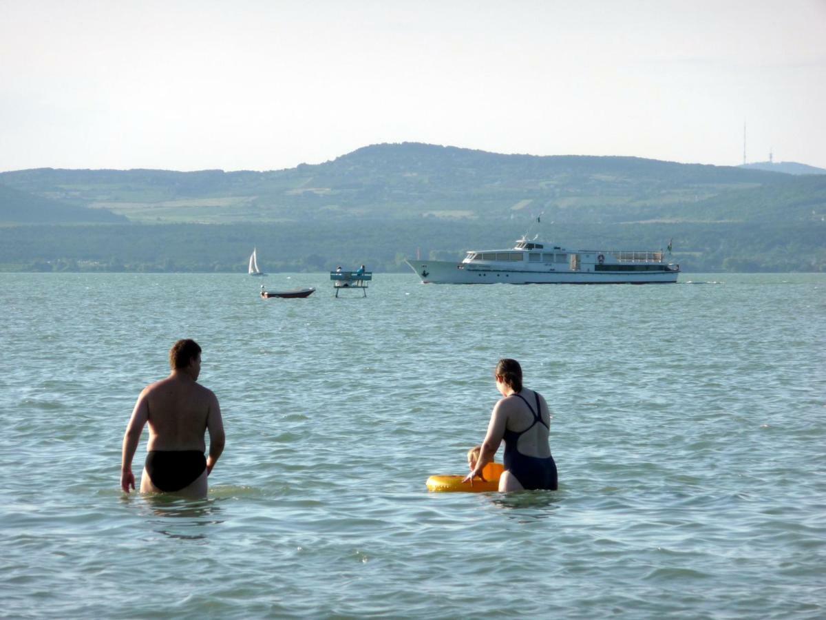 Balaton Art Guesthouse Balatonszárszó 외부 사진